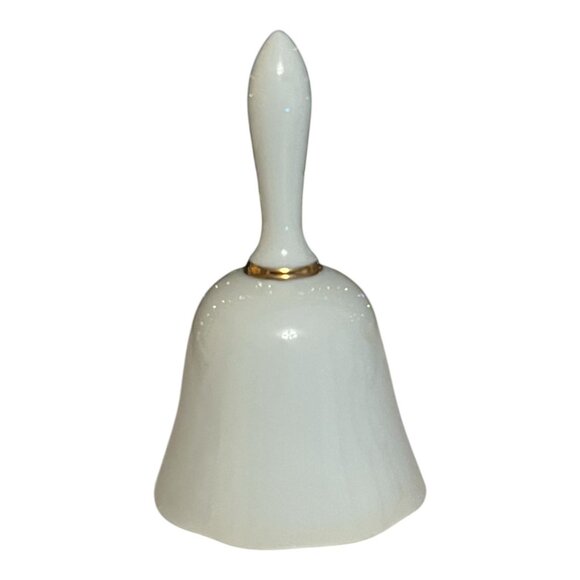 1978 Avon Award Porcelain Bell – Winter Scene – Made in Japan – Gold Trim – Excl - Picture 2 of 5